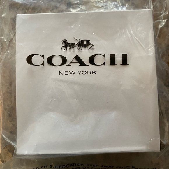 Coach earrings-new in the box - Picture 4 of 4